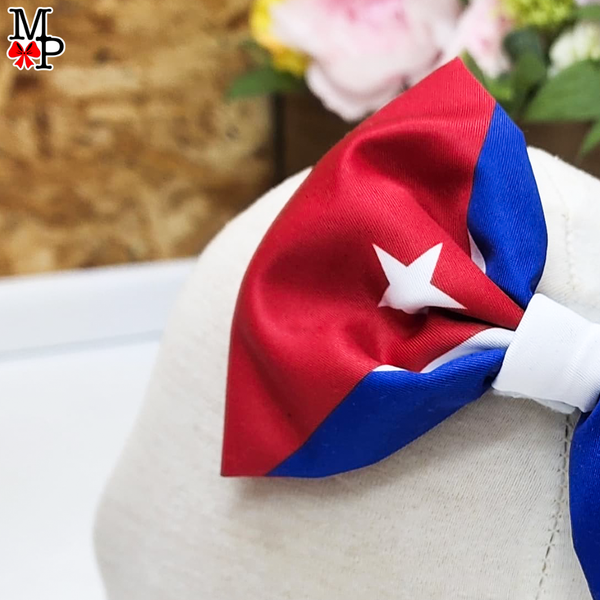 Accesorio para la cabeza inspirado en la bandera de Cuba