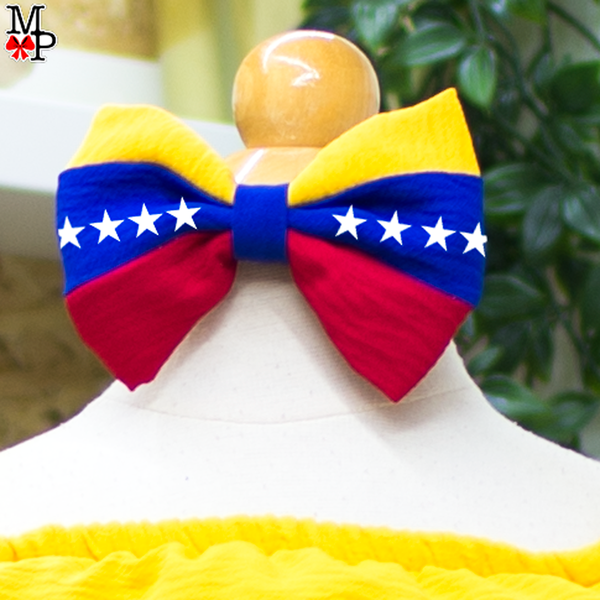 Conjunto típico Venezuela, Leotardo, falda de vuelos y accesorio para el pelo combinado